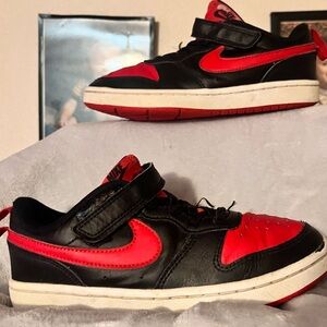 Boys Nike Youth size 3 Court Low Bred Dunk Borough BQ 5448-007